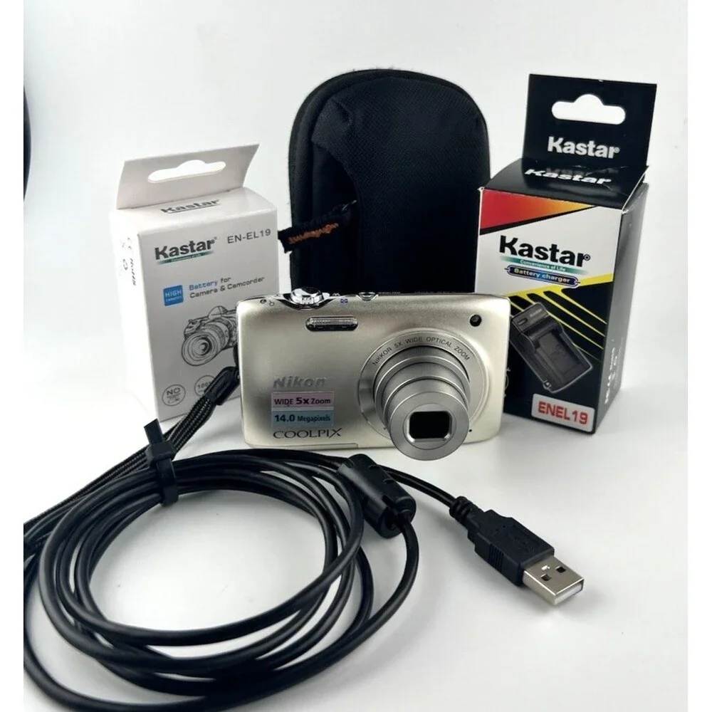 Nikon Coolpix S3100 Digital Camera Silver 14.0MP 5x Optical Zoom Bundle